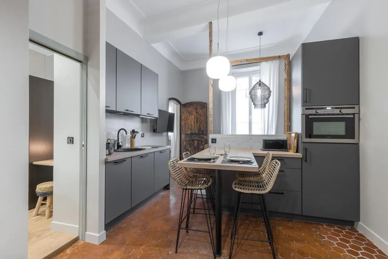 Charming 2 Bdr Old Town Appartement Nice